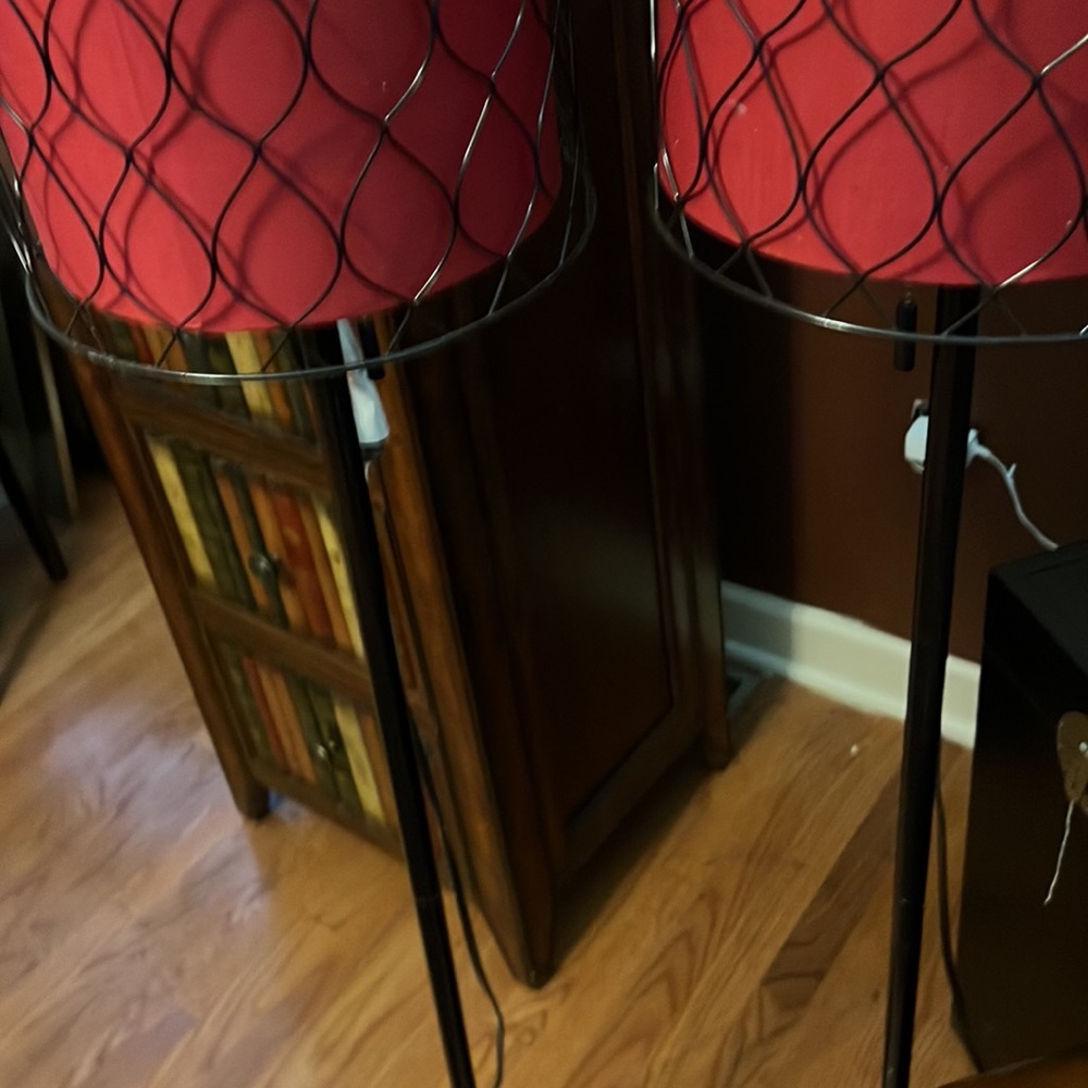 2NEW MIDNIGHT VELVET FLOOR LAMPS, WITH WIRE COVER OVER BURGUNDY CLOTH LAMPSHADE! - Picture 7 of 8
